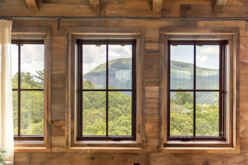 196 Stove Pipe Court Cashiers NC 28717