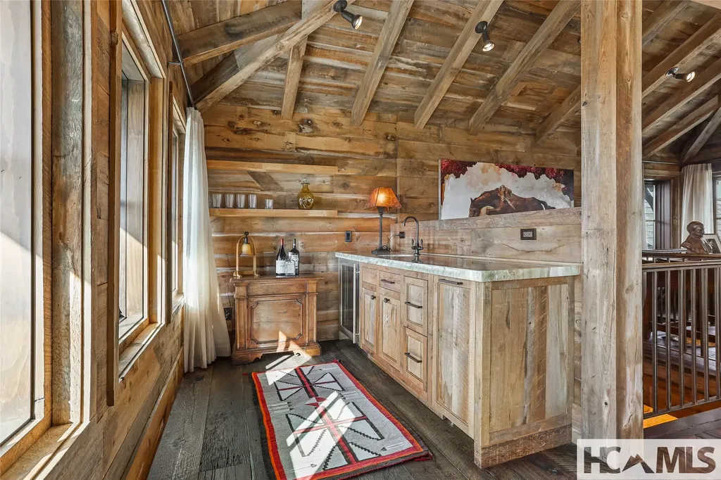 196 Stove Pipe Court Cashiers NC 28717
