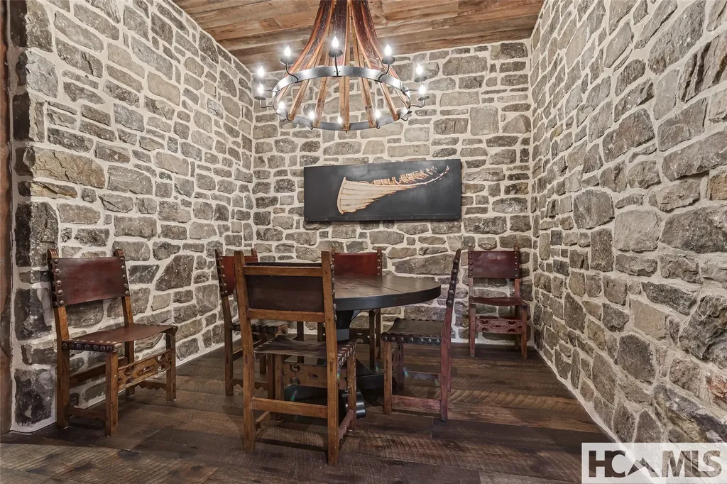 196 Stove Pipe Court Cashiers NC 28717