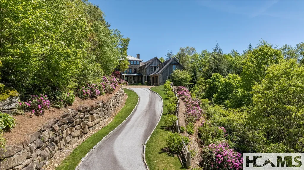 196 Stove Pipe Court Cashiers NC 28717
