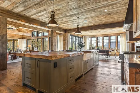 196 Stove Pipe Court Cashiers NC 28717