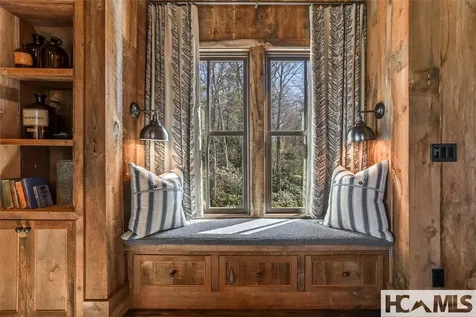 196 Stove Pipe Court Cashiers NC 28717