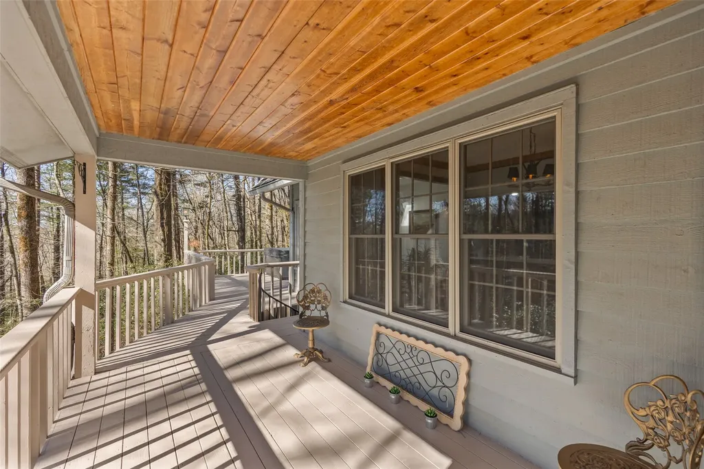240 Upper Ridge Road Glenville NC 28736