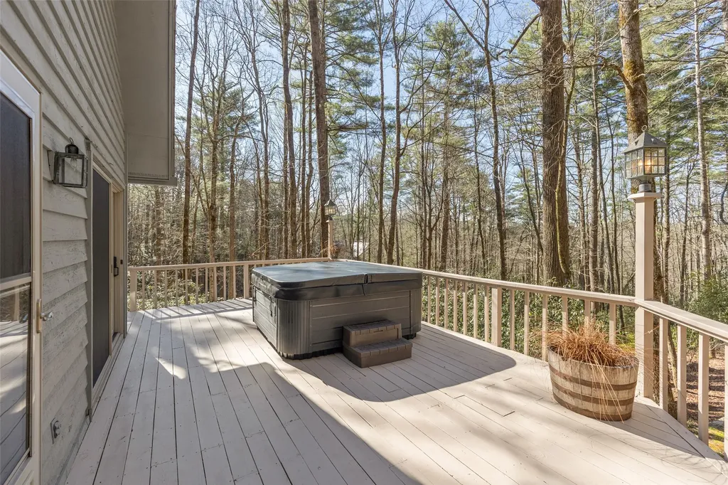 240 Upper Ridge Road Glenville NC 28736