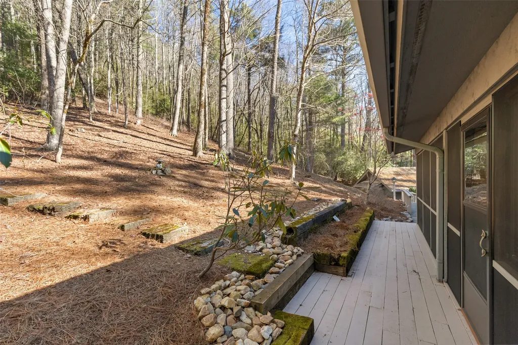 240 Upper Ridge Road Glenville NC 28736