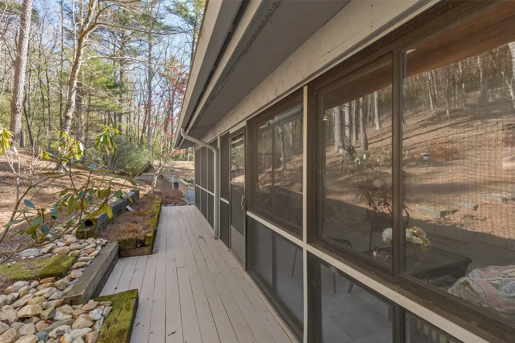 240 Upper Ridge Road Glenville NC 28736