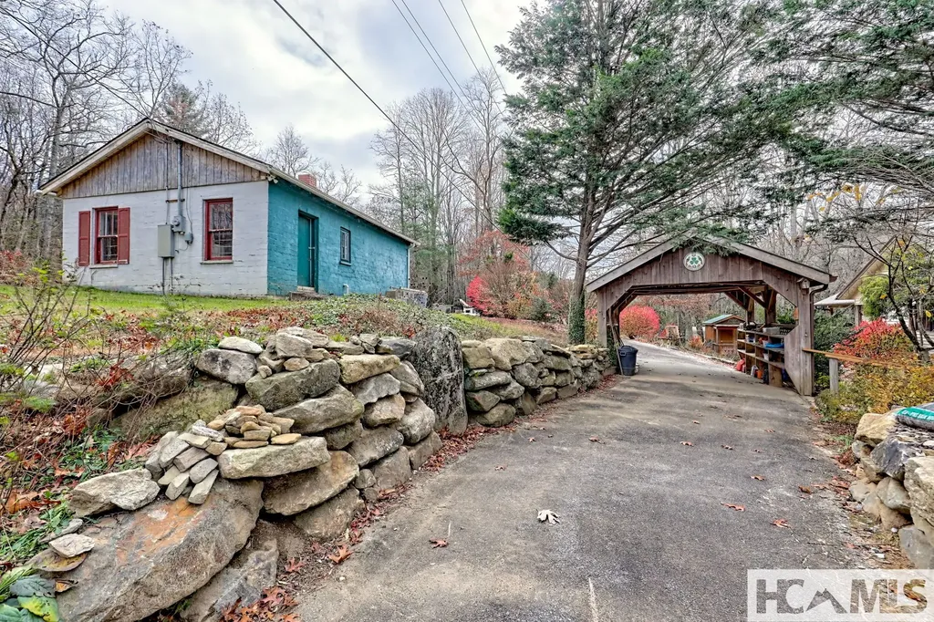 7829 Dillard Road Scaly Mountain NC 28775