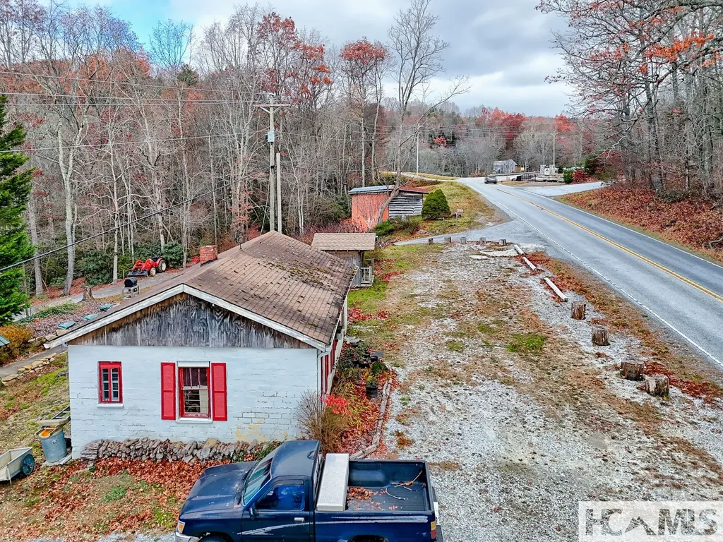 7829 Dillard Road Scaly Mountain NC 28775