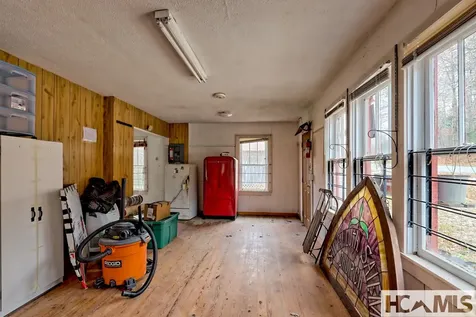 7829 Dillard Road Scaly Mountain NC 28775