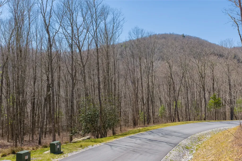 C34 Roaming Road Glenville NC 28736