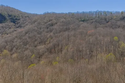 C34 Roaming Road Glenville NC 28736