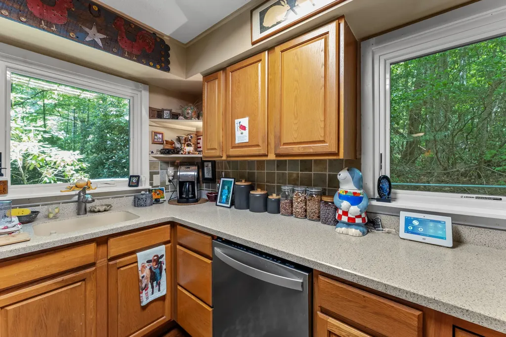 43 Sourwood Court Sapphire NC 28774