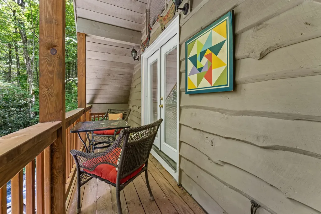 43 Sourwood Court Sapphire NC 28774