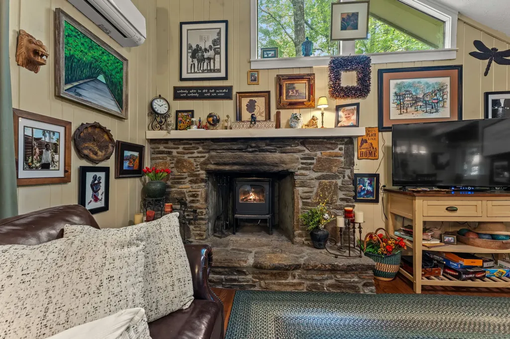 43 Sourwood Court Sapphire NC 28774