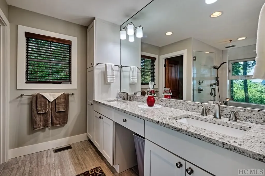 12 Watch Hill Lane Cashiers NC 28717