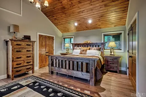 12 Watch Hill Lane Cashiers NC 28717