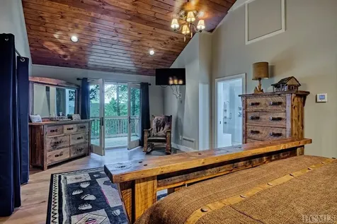 12 Watch Hill Lane Cashiers NC 28717