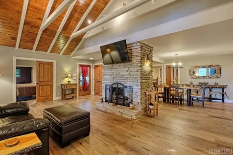 12 Watch Hill Lane Cashiers NC 28717