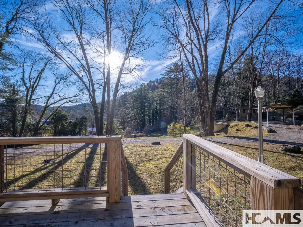 103 Briarberry Lane Glenville NC 28736