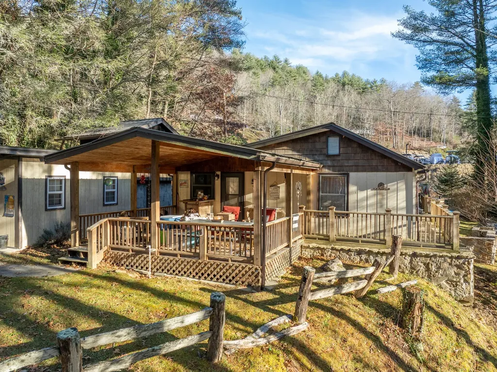 51 Briarberry Lane Glenville NC 28736
