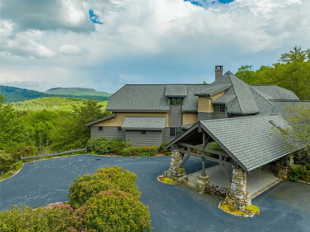 224 Knob Hill Highlands NC 28741