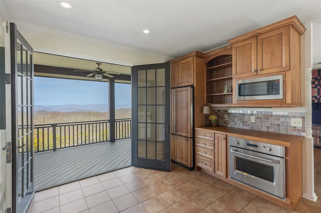 984 King Gap Road Highlands NC 28741