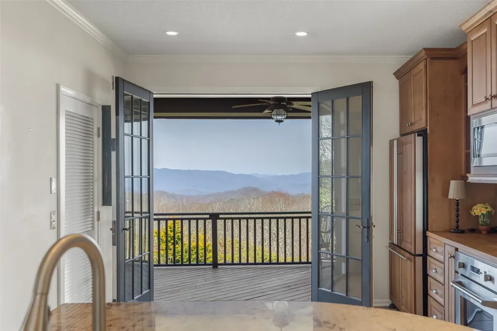 984 King Gap Road Highlands NC 28741