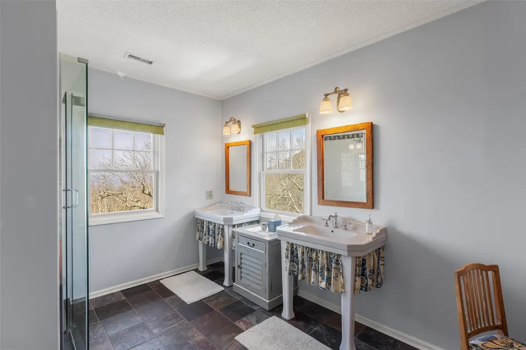 984 King Gap Road Highlands NC 28741