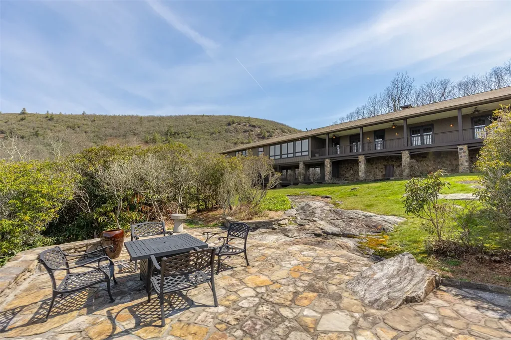 984 King Gap Road Highlands NC 28741