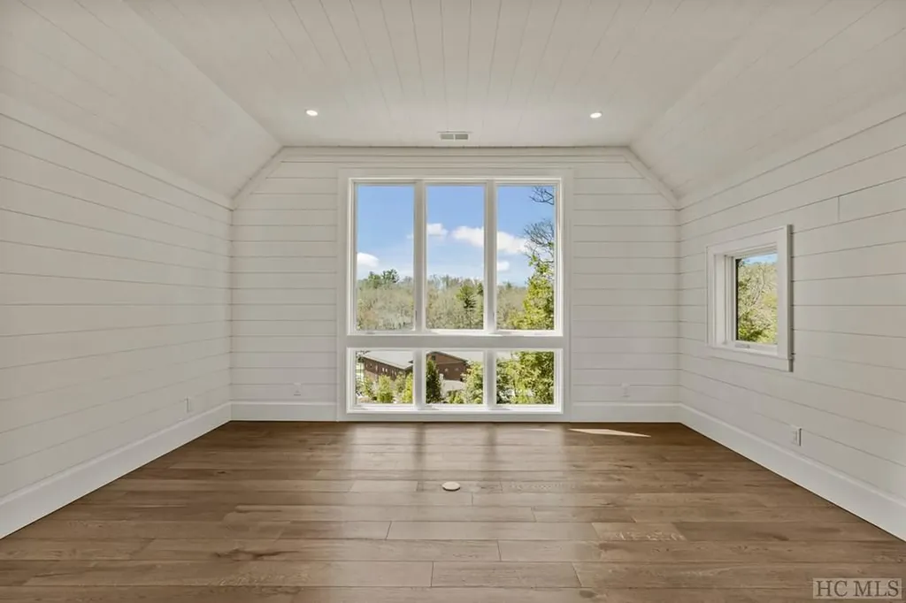 33 Sanctuary Ridge Road Highlands NC 28741