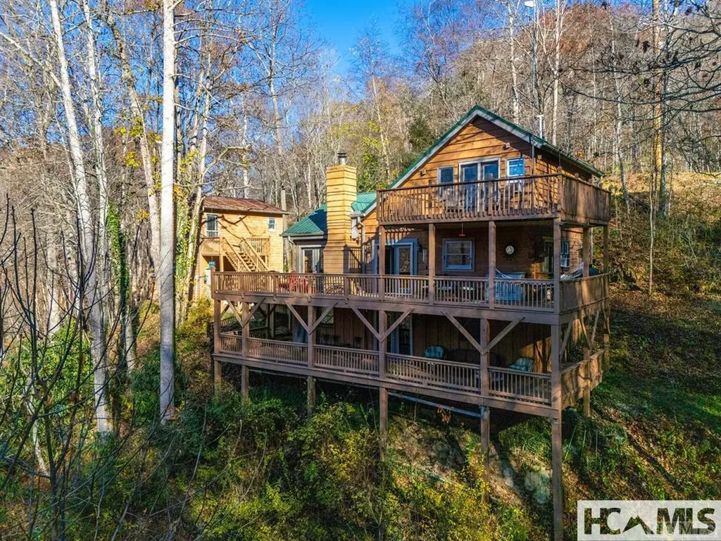 146/148 Bluebird Lane Glenville NC 28736