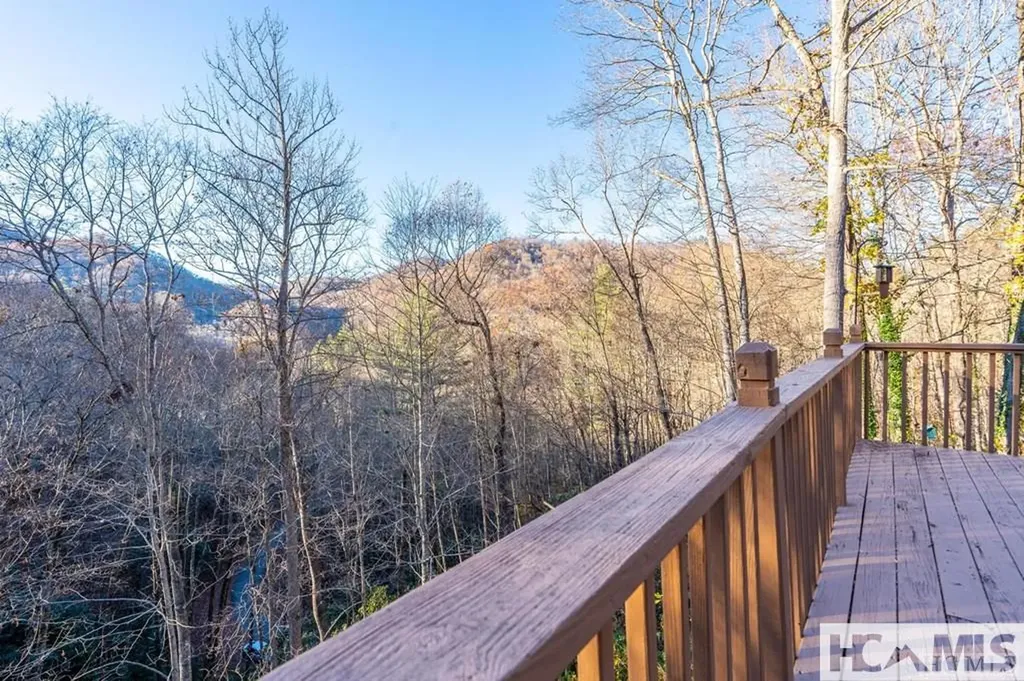 146/148 Bluebird Lane Glenville NC 28736