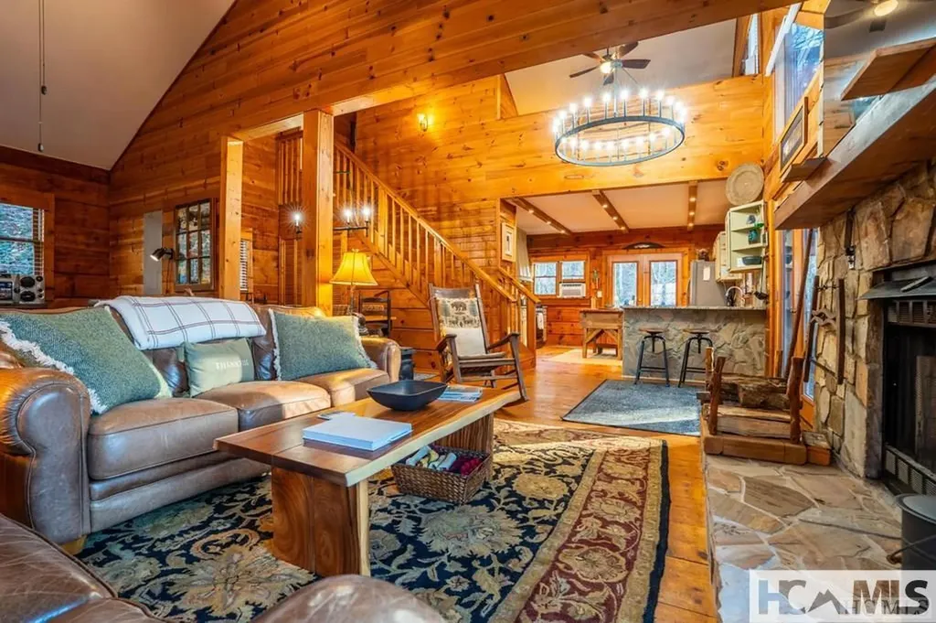 146/148 Bluebird Lane Glenville NC 28736