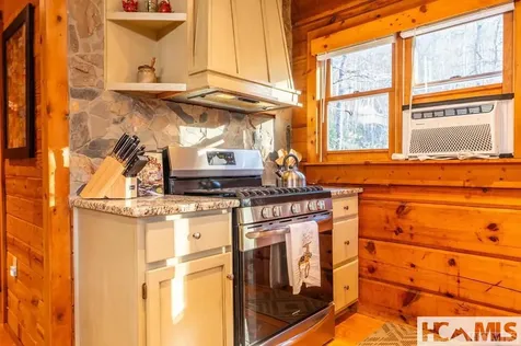 146/148 Bluebird Lane Glenville NC 28736