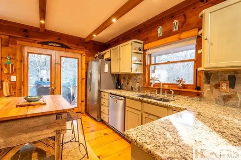 146/148 Bluebird Lane Glenville NC 28736