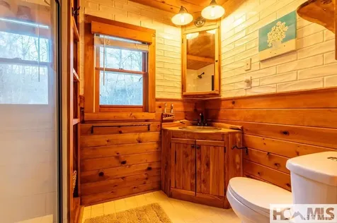 146/148 Bluebird Lane Glenville NC 28736