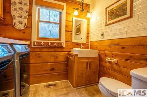146/148 Bluebird Lane Glenville NC 28736