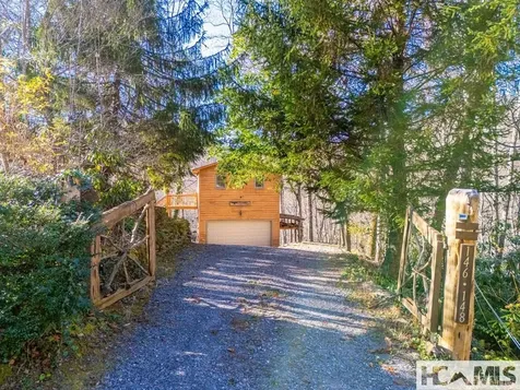 146/148 Bluebird Lane Glenville NC 28736
