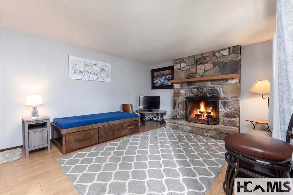 364 Shoe String Lane Glenville NC 28736