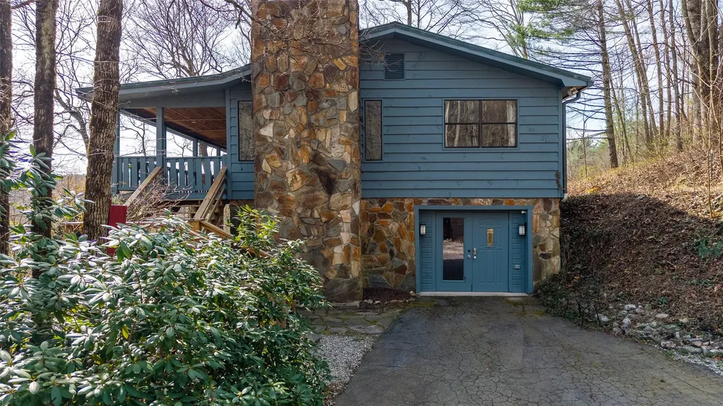 364 Shoe String Lane Glenville NC 28736