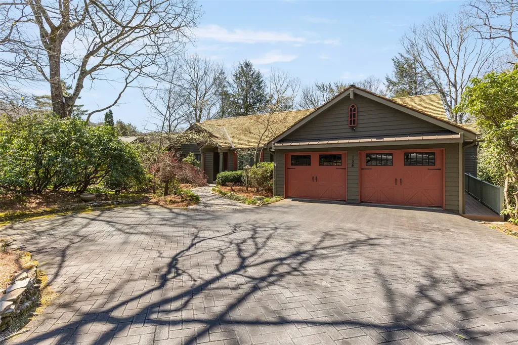 124 Spruce Lane Highlands NC 28741