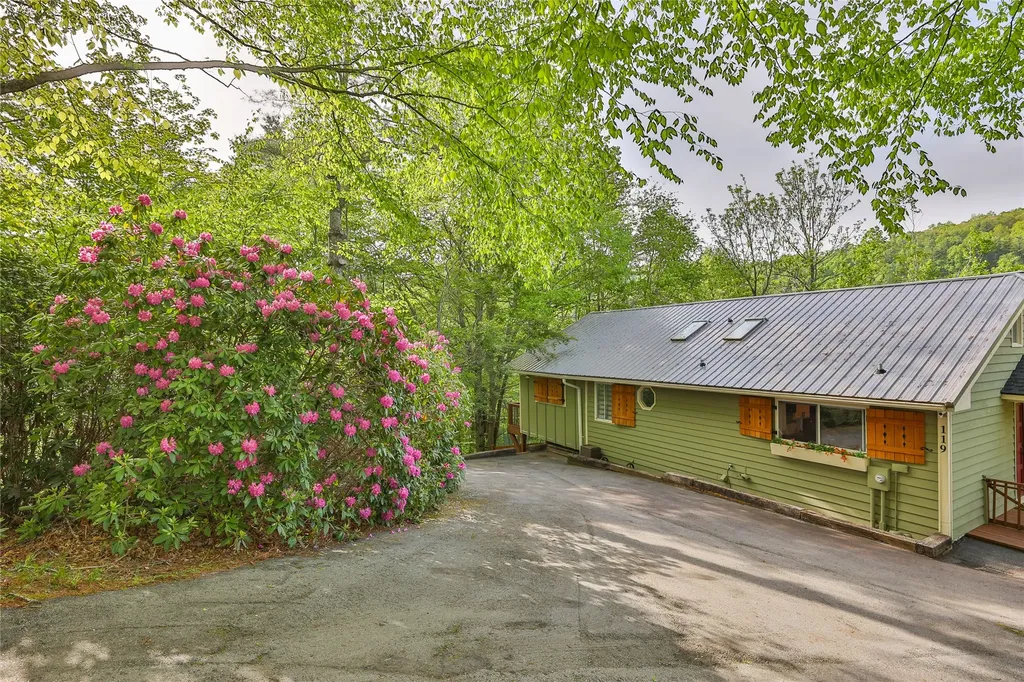 119 Heavens Gate Lane Glenville NC 28736