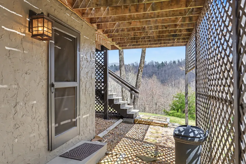 187 Evans Creek Road Scaly Mountain NC 28775