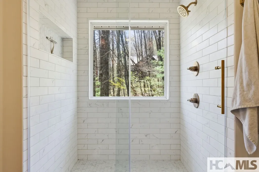 30 Birdnest Road Sapphire NC 28774