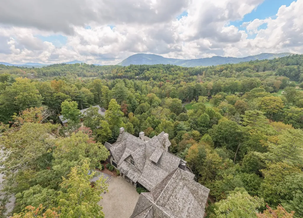 2068 High Mountain Drive Cashiers NC 28717