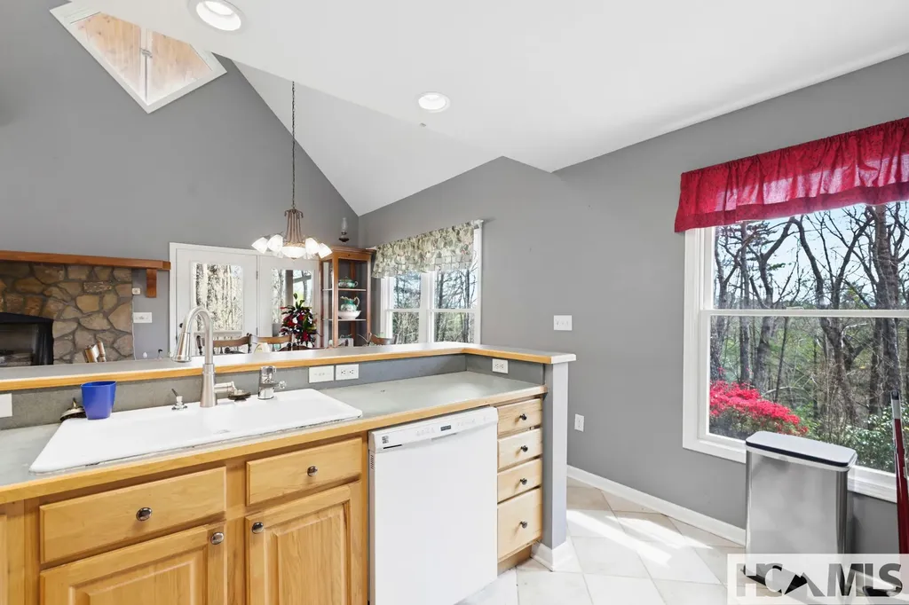 13705 Rosman Highway Lake Toxaway NC 28747