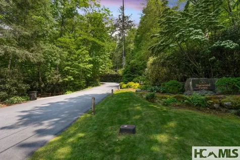 30/31 Sherwood Forest Road Highlands NC 28741