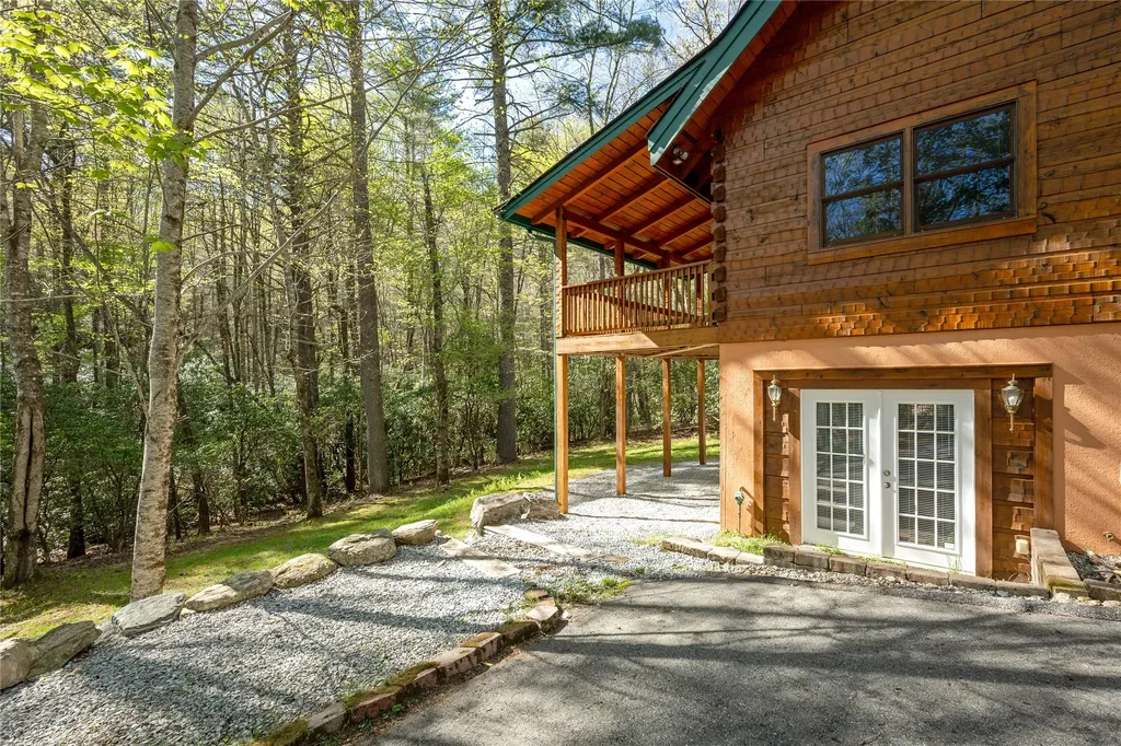 867 Buckberry Drive Sapphire NC 28774