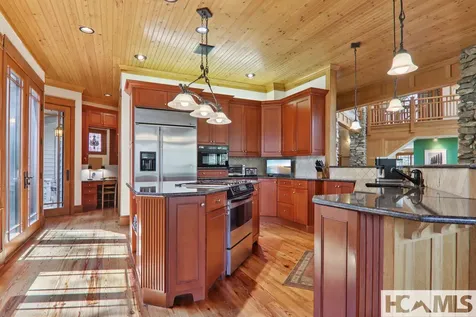 46 Mills Creek Drive Lake Toxaway NC 28747