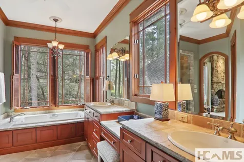 46 Mills Creek Drive Lake Toxaway NC 28747